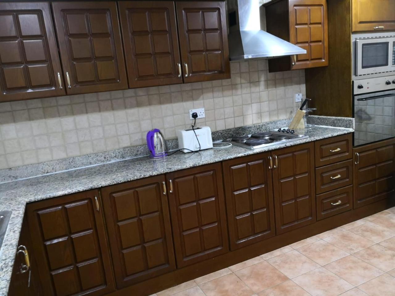 Zubara Plaza II Apartment Manama Exterior photo